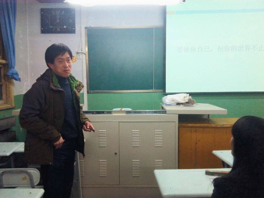            必赢766net手机版中干联系班级——图书馆赵生吉书记联系2014级日语2班 
