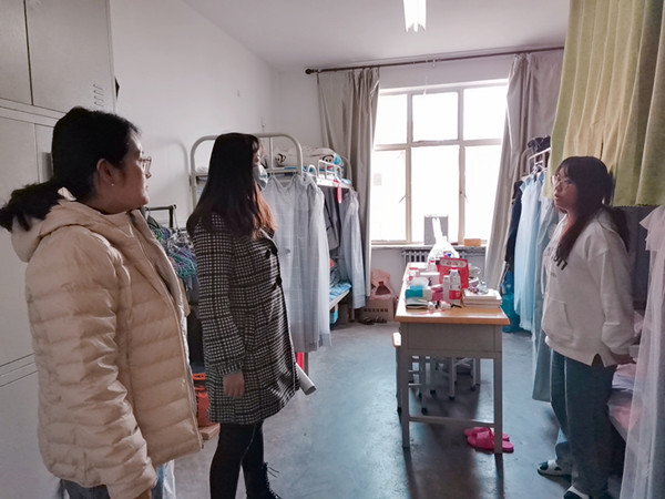 必赢766net手机版领导深入走访全院学生宿舍
