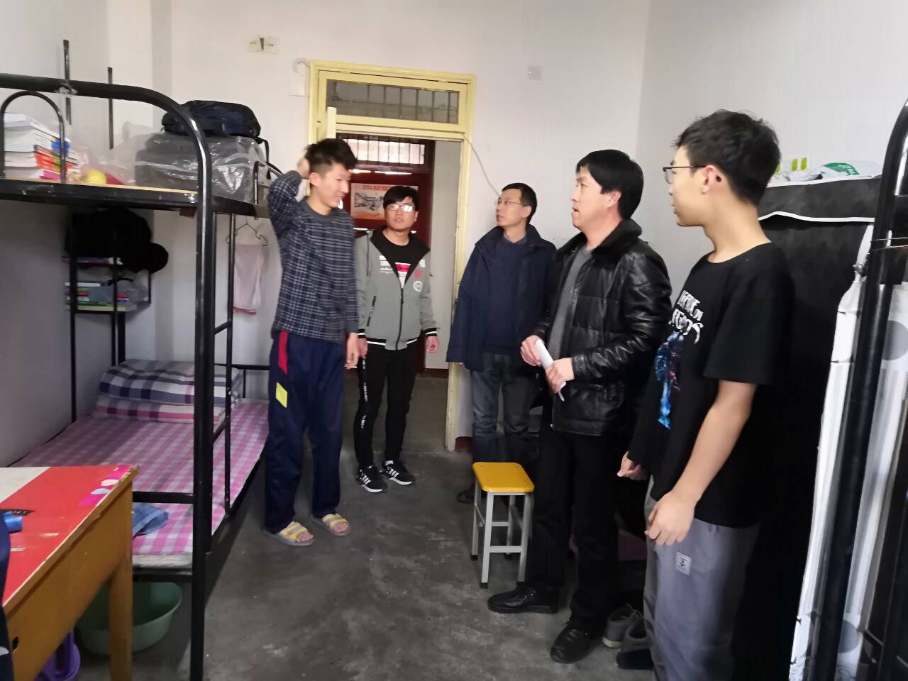            必赢766net手机版走访学生宿舍进行安全及卫生检查 
