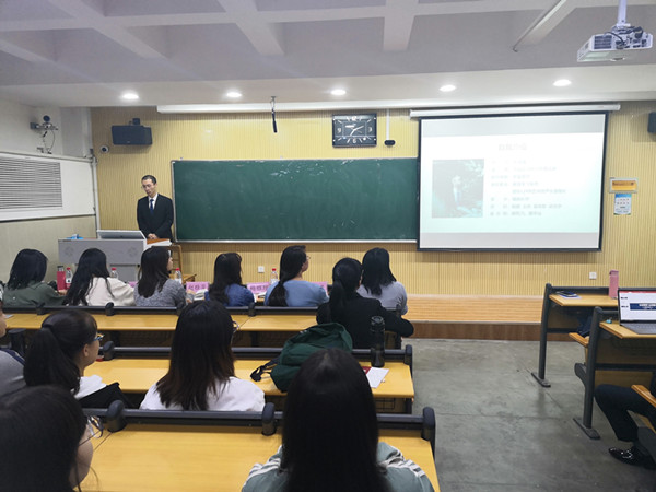 必赢766net手机版举行2020年国家奖学金答辩会