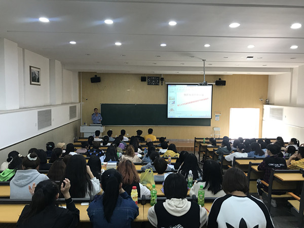 必赢766net手机版举办新时期下电信网络诈骗犯罪的预防宣传讲座