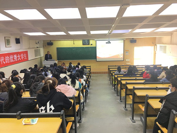必赢766net手机版举办“确定目标实现梦想，做优秀大学生”励志报告会