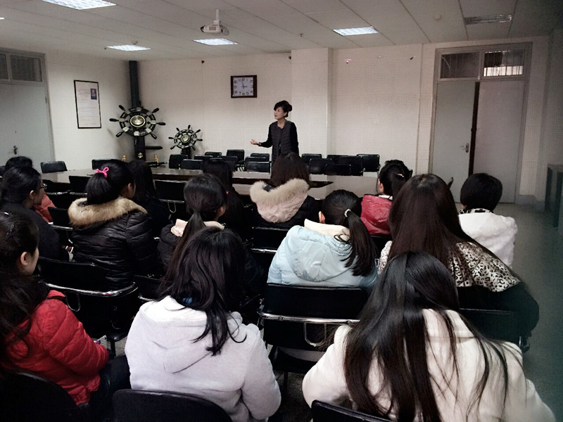            必赢766net手机版召开提高安全防范意识强调说明会 
