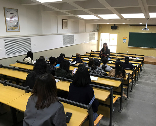 “加强安全意识、促进学风建设”——必赢766net手机版召开全体班主任工作会