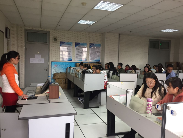            必赢766net手机版召开研究生学术交流会 