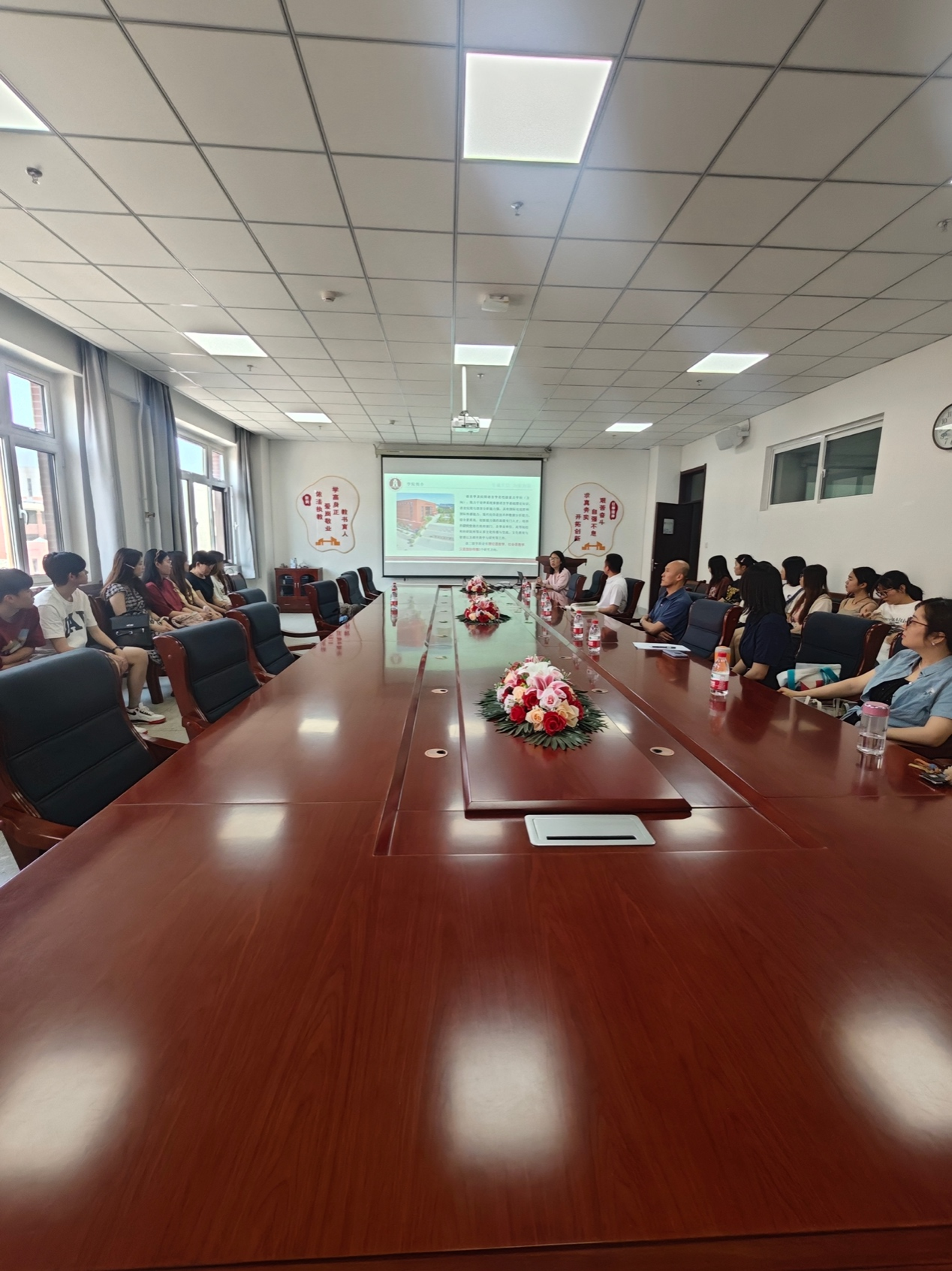 湖南工商大学朱莉华教授莅临我们交流指导