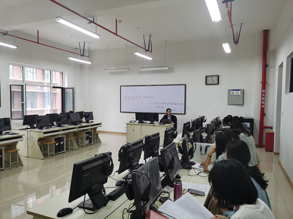 必赢766net手机版召开奖助学金评定工作培训会