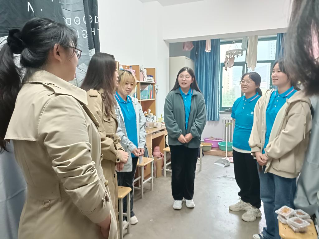 情浓金秋  爱满佳节 ——必赢766net手机版开展新生中秋国庆“双节”走访慰问活动