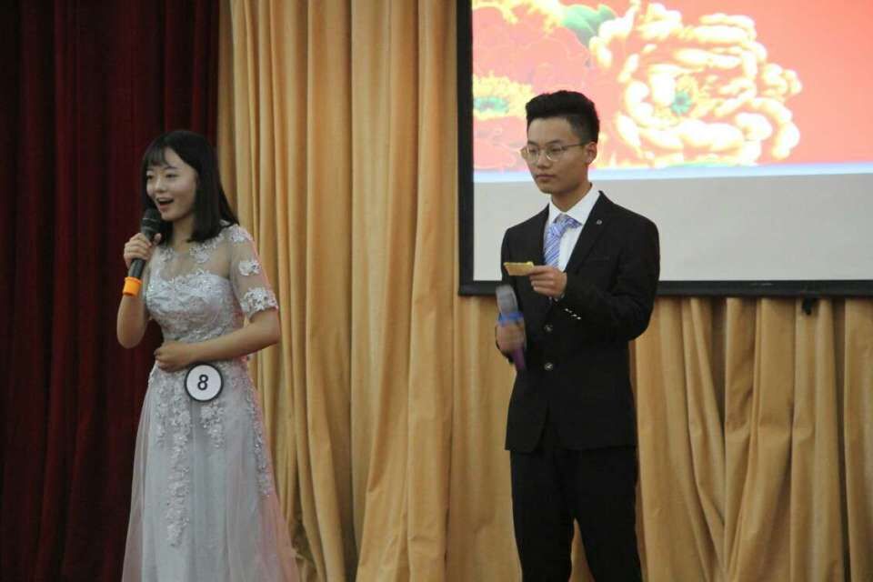            必赢766net手机版第三届双语主持人大赛决赛圆满落幕               ——776net必赢官网红柳科技节活动纪实